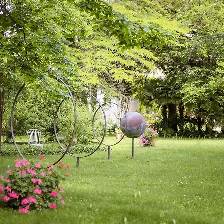 Propriete De Famille De 660M Avec Piscine & Parc Holiday home *